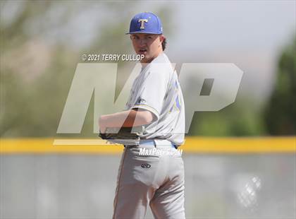 Thumbnail 3 in Taylorsville vs. Riverton (UHSAA 6A 2nd Round) photogallery.