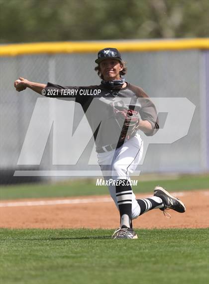 Thumbnail 2 in Taylorsville vs. Riverton (UHSAA 6A 2nd Round) photogallery.