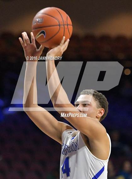 Thumbnail 3 in Mater Dei vs. Bishop Gorman (Tarkanian Classic) photogallery.