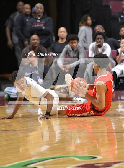Thumbnail 2 in Mater Dei vs. Bishop Gorman (Tarkanian Classic) photogallery.