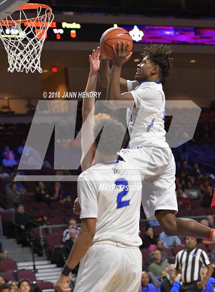 Thumbnail 2 in Mater Dei vs. Bishop Gorman (Tarkanian Classic) photogallery.