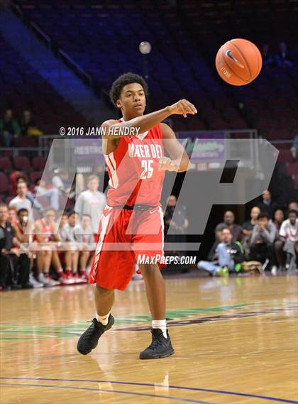 Thumbnail 3 in Mater Dei vs. Bishop Gorman (Tarkanian Classic) photogallery.