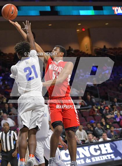 Thumbnail 2 in Mater Dei vs. Bishop Gorman (Tarkanian Classic) photogallery.