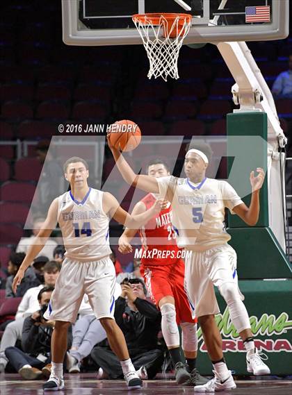 Thumbnail 3 in Mater Dei vs. Bishop Gorman (Tarkanian Classic) photogallery.