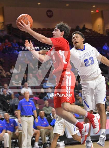 Thumbnail 2 in Mater Dei vs. Bishop Gorman (Tarkanian Classic) photogallery.