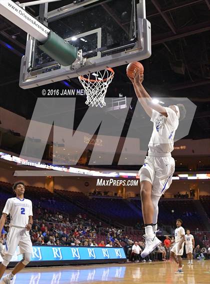 Thumbnail 1 in Mater Dei vs. Bishop Gorman (Tarkanian Classic) photogallery.
