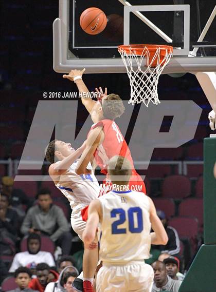 Thumbnail 2 in Mater Dei vs. Bishop Gorman (Tarkanian Classic) photogallery.