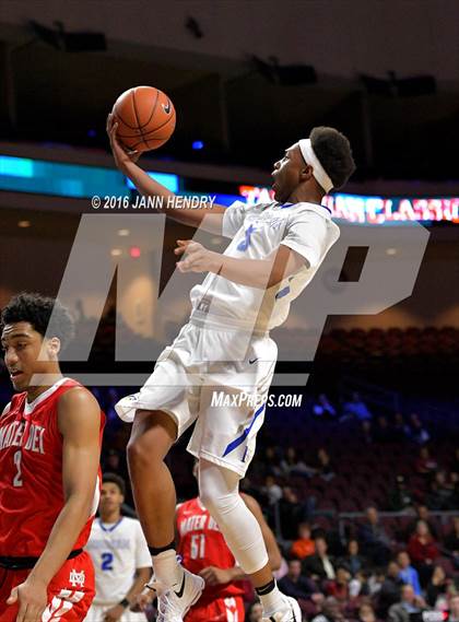Thumbnail 3 in Mater Dei vs. Bishop Gorman (Tarkanian Classic) photogallery.