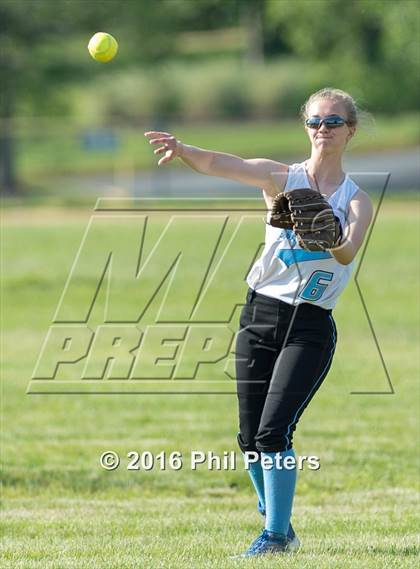 Thumbnail 3 in Laurel vs. Elanor Roosevelt photogallery.