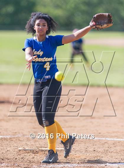 Thumbnail 2 in Laurel vs. Elanor Roosevelt photogallery.