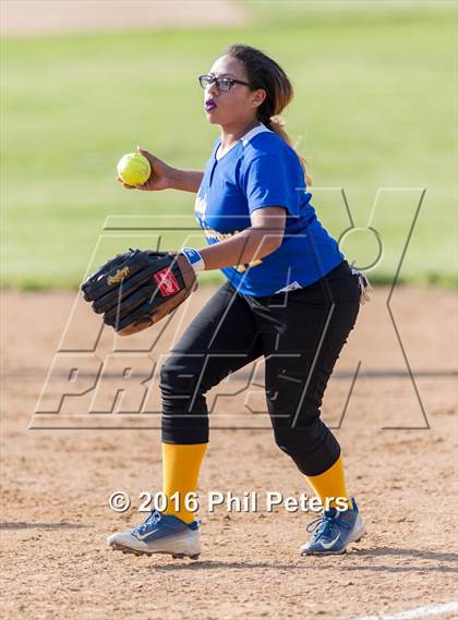 Thumbnail 3 in Laurel vs. Elanor Roosevelt photogallery.