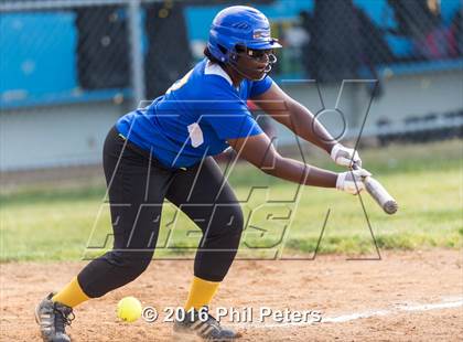 Thumbnail 2 in Laurel vs. Elanor Roosevelt photogallery.