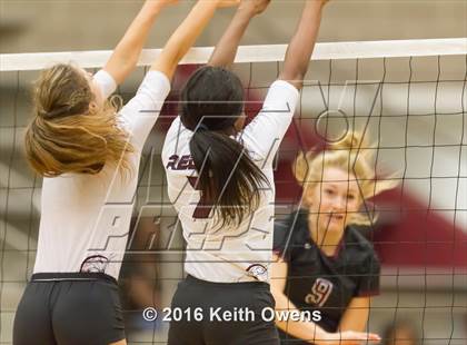 Thumbnail 3 in Red Oak @ Lewisville photogallery.