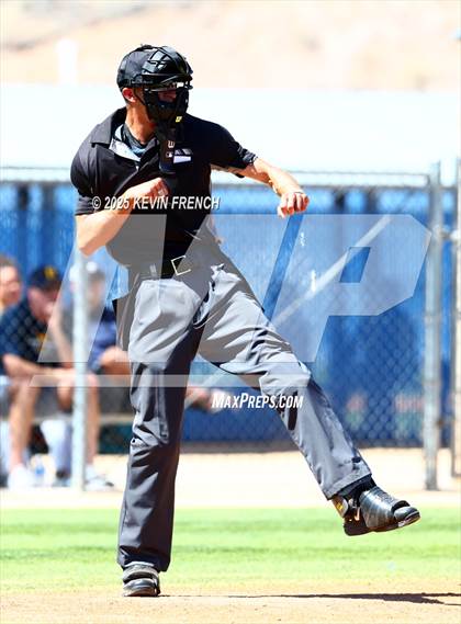 Thumbnail 3 in Pueblo Central vs. Bend (Coach Bob Invitational) photogallery.