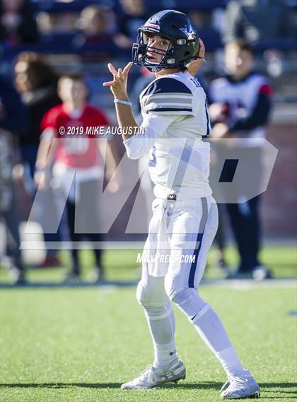 Thumbnail 3 in Lone Star vs. Ryan (UIL 5A DI Semi-Final) photogallery.