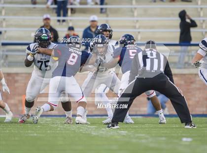 Thumbnail 3 in Lone Star vs. Ryan (UIL 5A DI Semi-Final) photogallery.