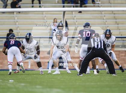 Thumbnail 3 in Lone Star vs. Ryan (UIL 5A DI Semi-Final) photogallery.