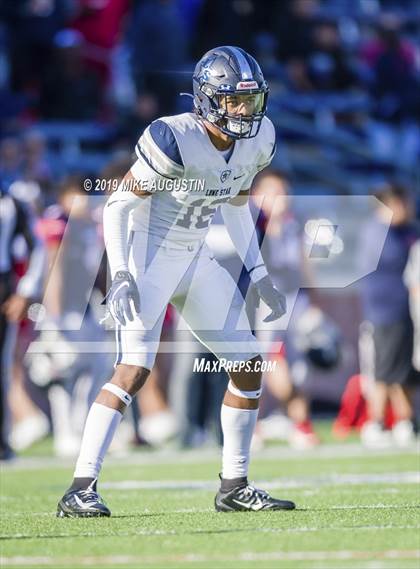 Thumbnail 3 in Lone Star vs. Ryan (UIL 5A DI Semi-Final) photogallery.