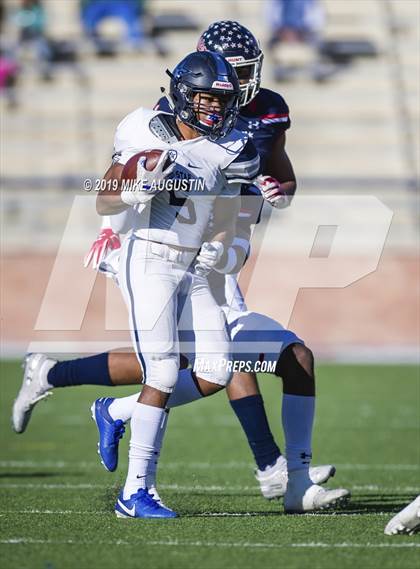 Thumbnail 3 in Lone Star vs. Ryan (UIL 5A DI Semi-Final) photogallery.