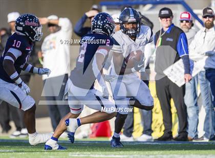 Thumbnail 3 in Lone Star vs. Ryan (UIL 5A DI Semi-Final) photogallery.