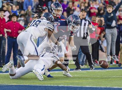 Thumbnail 3 in Lone Star vs. Ryan (UIL 5A DI Semi-Final) photogallery.
