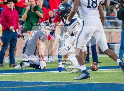 Thumbnail 1 in Lone Star vs. Ryan (UIL 5A DI Semi-Final) photogallery.