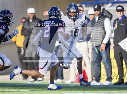 Thumbnail 2 in Lone Star vs. Ryan (UIL 5A DI Semi-Final) photogallery.