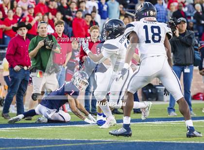 Thumbnail 2 in Lone Star vs. Ryan (UIL 5A DI Semi-Final) photogallery.