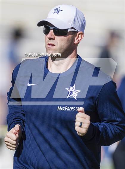 Thumbnail 3 in Lone Star vs. Ryan (UIL 5A DI Semi-Final) photogallery.