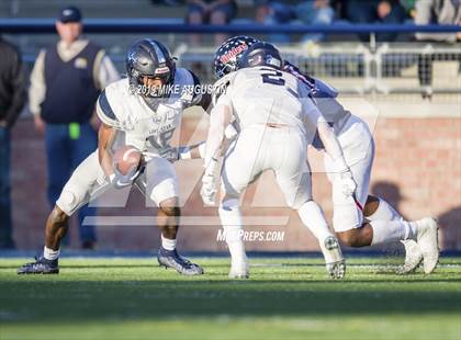 Thumbnail 3 in Lone Star vs. Ryan (UIL 5A DI Semi-Final) photogallery.