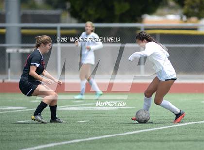 Thumbnail 3 in La Jolla vs Sage Creek (CIF SD Section Final) photogallery.