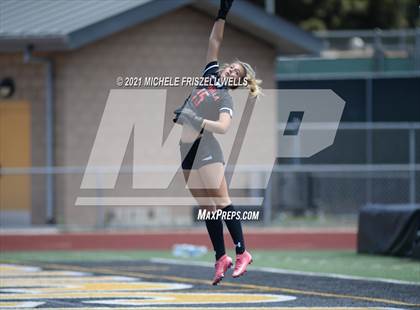 Thumbnail 3 in La Jolla vs Sage Creek (CIF SD Section Final) photogallery.