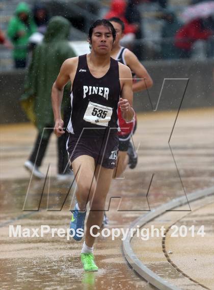 Thumbnail 1 in Oakland Relays Boys' 1600 Meter photogallery.