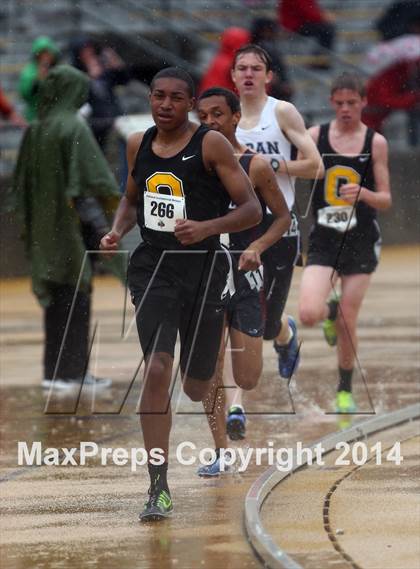 Thumbnail 1 in Oakland Relays Boys' 1600 Meter photogallery.