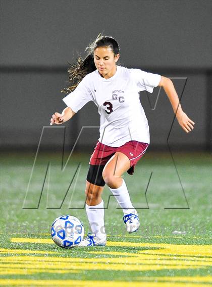 Thumbnail 1 in Garden City vs. Burnt Hills-Ballston Lake (NYSPHSAA Class A Semifinal) photogallery.