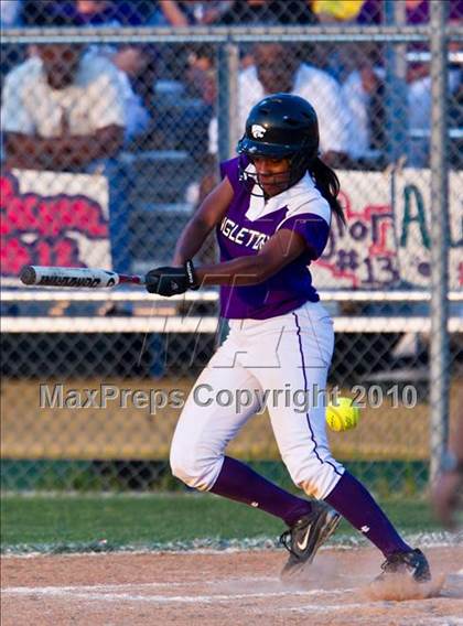 Thumbnail 3 in Angleton vs Magnolia (Texas 4A Region III Regional Final)  photogallery.