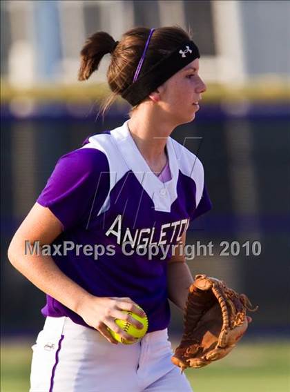 Thumbnail 2 in Angleton vs Magnolia (Texas 4A Region III Regional Final)  photogallery.