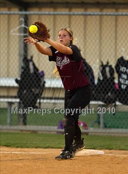 Thumbnail 3 in Angleton vs Magnolia (Texas 4A Region III Regional Final)  photogallery.
