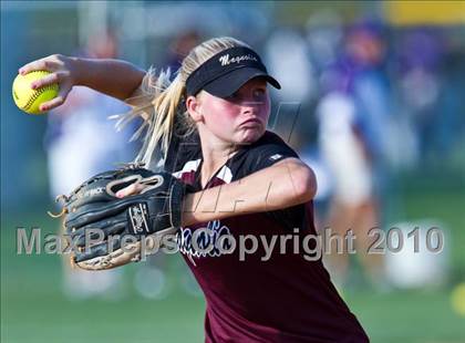 Thumbnail 2 in Angleton vs Magnolia (Texas 4A Region III Regional Final)  photogallery.