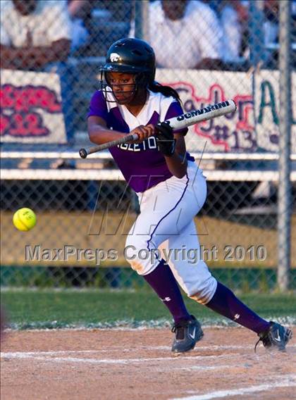 Thumbnail 2 in Angleton vs Magnolia (Texas 4A Region III Regional Final)  photogallery.