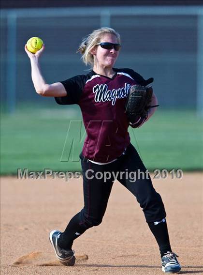 Thumbnail 2 in Angleton vs Magnolia (Texas 4A Region III Regional Final)  photogallery.
