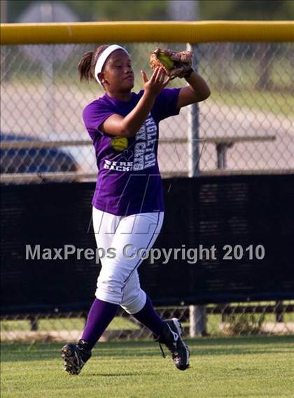 Thumbnail 3 in Angleton vs Magnolia (Texas 4A Region III Regional Final)  photogallery.