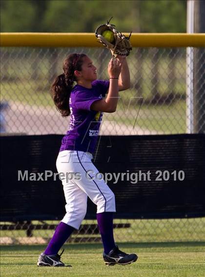 Thumbnail 3 in Angleton vs Magnolia (Texas 4A Region III Regional Final)  photogallery.