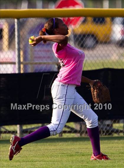 Thumbnail 1 in Angleton vs Magnolia (Texas 4A Region III Regional Final)  photogallery.