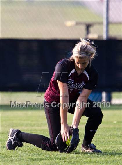 Thumbnail 3 in Angleton vs Magnolia (Texas 4A Region III Regional Final)  photogallery.
