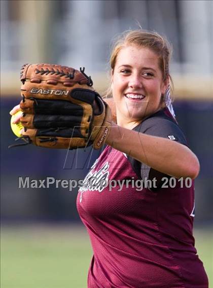 Thumbnail 1 in Angleton vs Magnolia (Texas 4A Region III Regional Final)  photogallery.