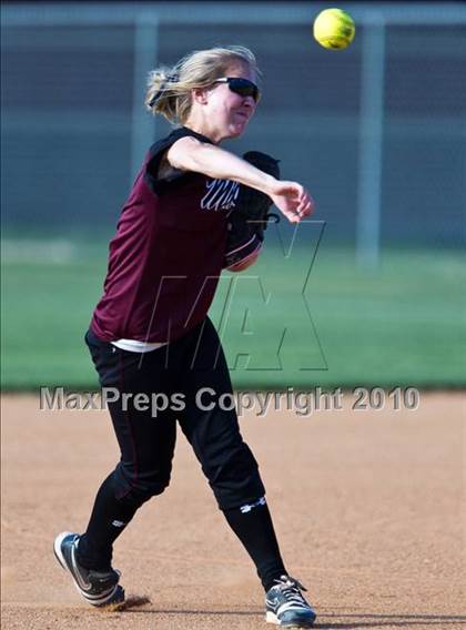 Thumbnail 3 in Angleton vs Magnolia (Texas 4A Region III Regional Final)  photogallery.