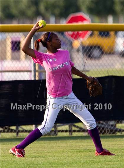 Thumbnail 3 in Angleton vs Magnolia (Texas 4A Region III Regional Final)  photogallery.