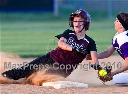 Thumbnail 3 in Angleton vs Magnolia (Texas 4A Region III Regional Final)  photogallery.