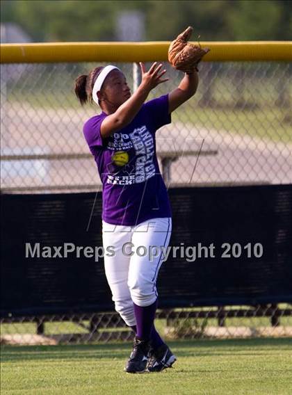 Thumbnail 2 in Angleton vs Magnolia (Texas 4A Region III Regional Final)  photogallery.